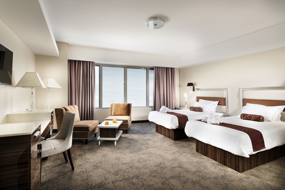 DELUXE, DOUBLE BED