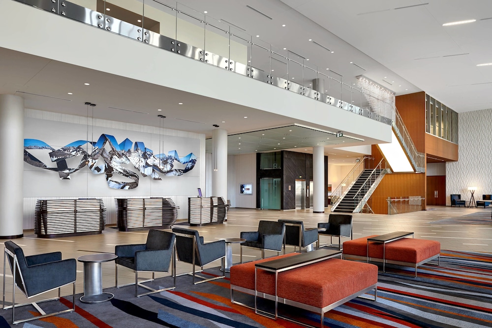 Lobby at CALGARY AIRPORT MARRIOTT IN-TERMINAL HOTEL, CALGARY