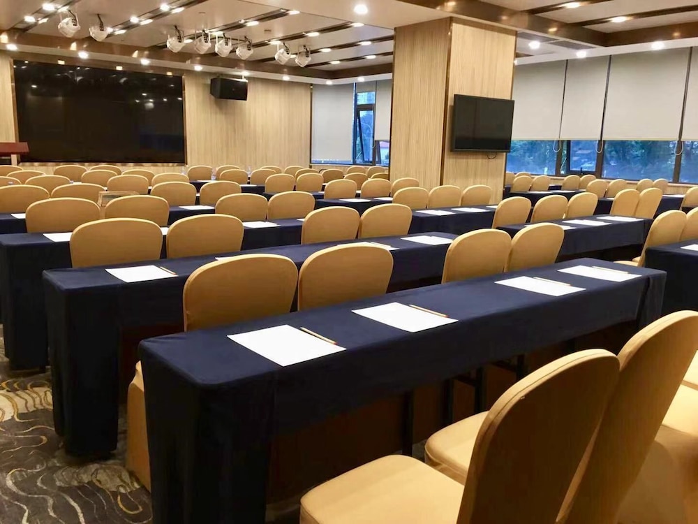 Shenzhen Sichuan Hotel 13/19