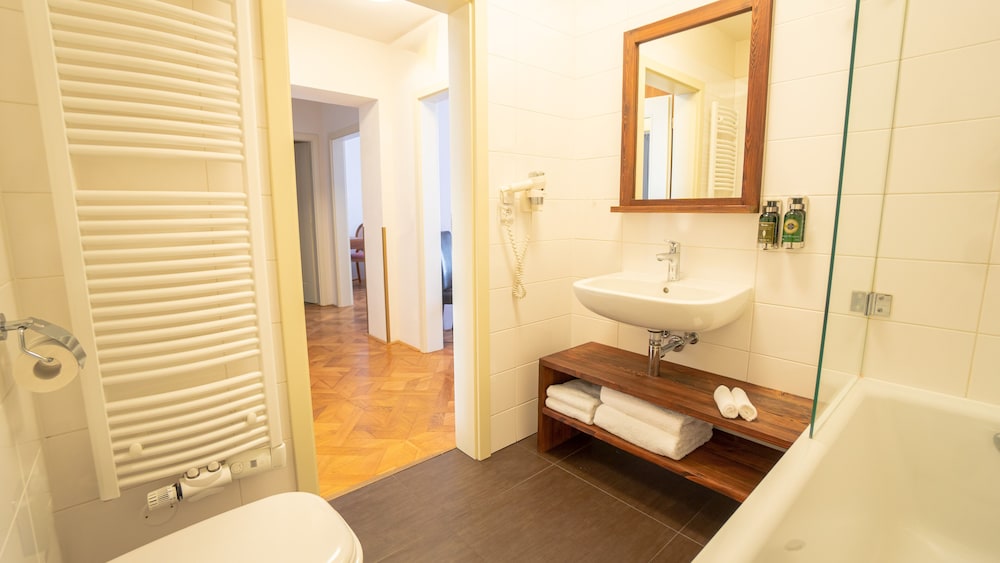 Hotel Golden Key Prague 77/79