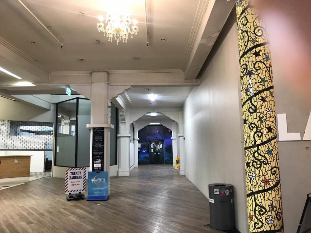 Aura Hotel 5/36