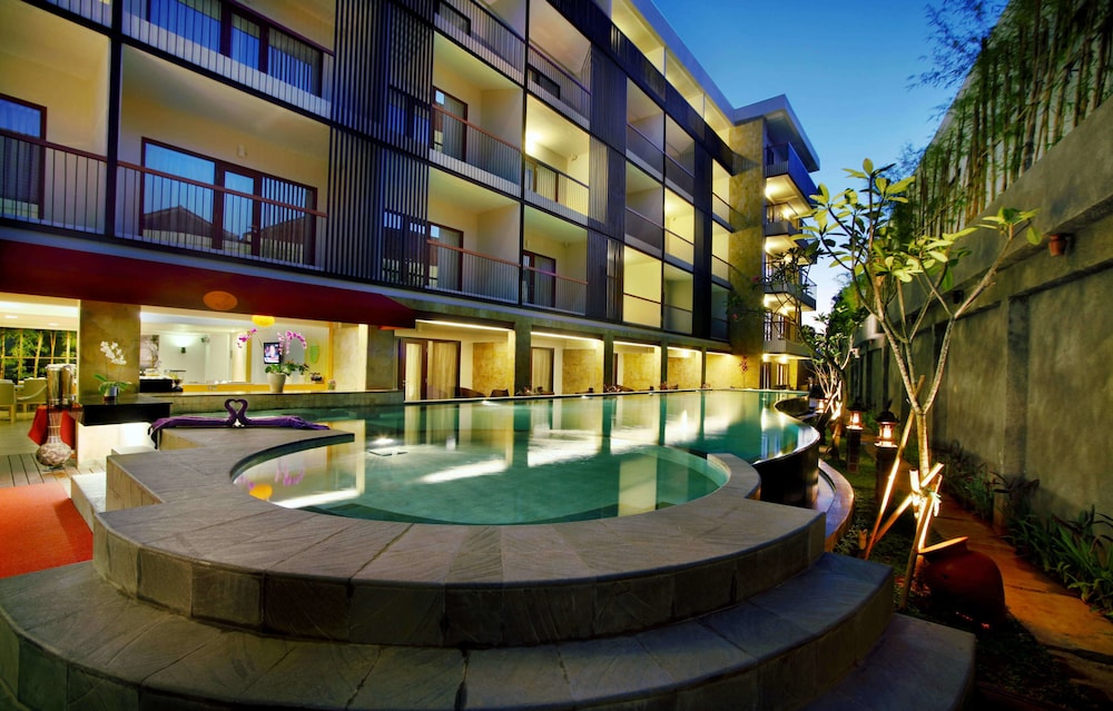 Quest Hotel Kuta 31/35