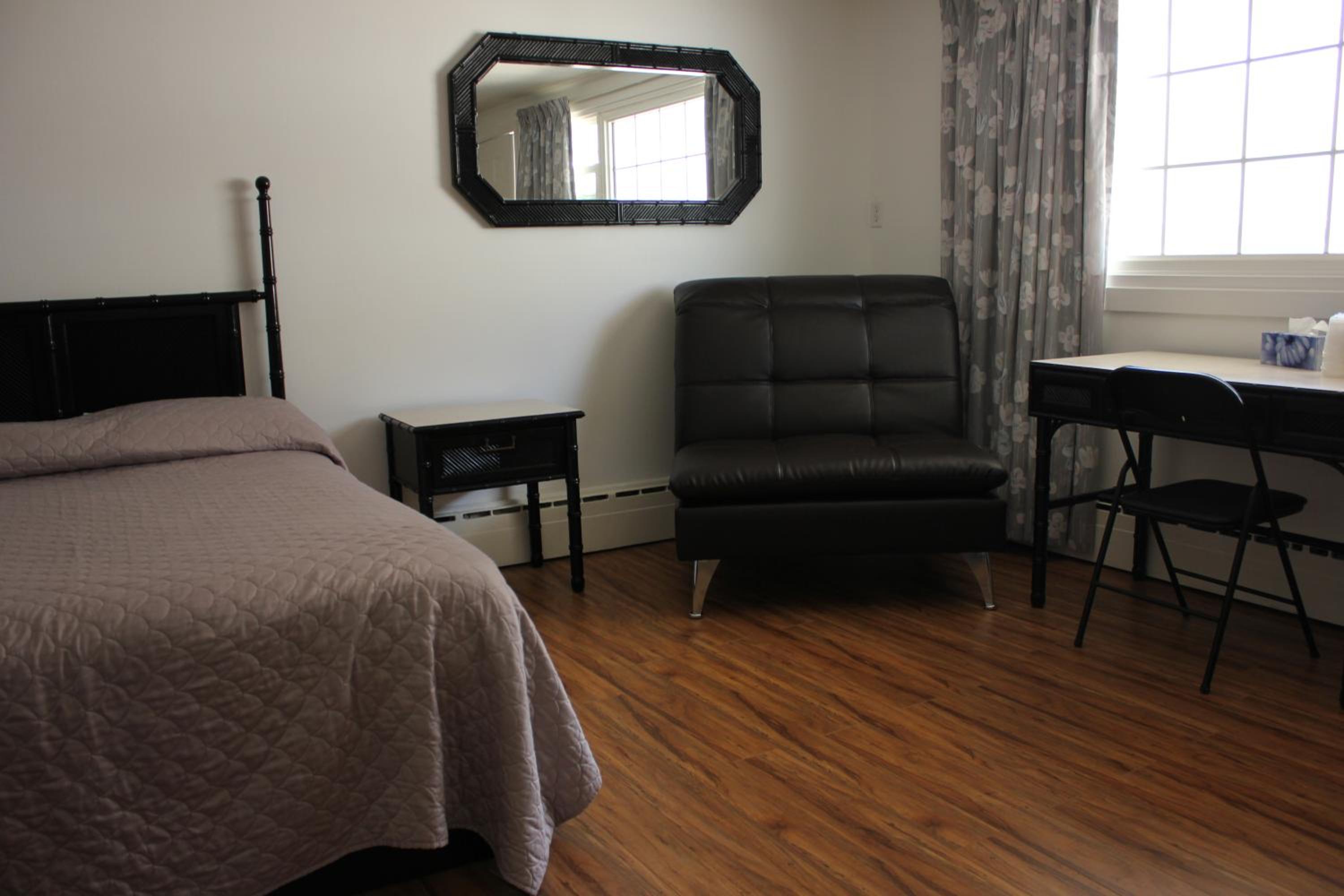 Stonehouse Motel And Restaurant 13/21