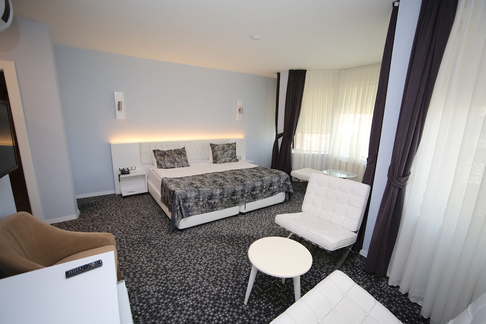 Grand Nora Hotel 27/49