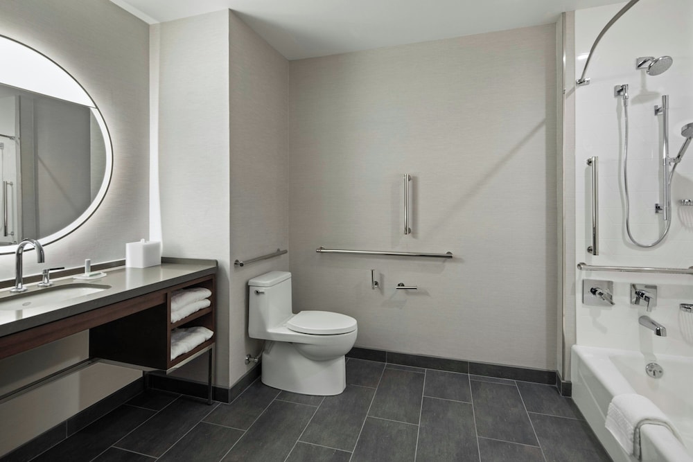 Courtyard by Marriott St. Paul Downtown 43/50