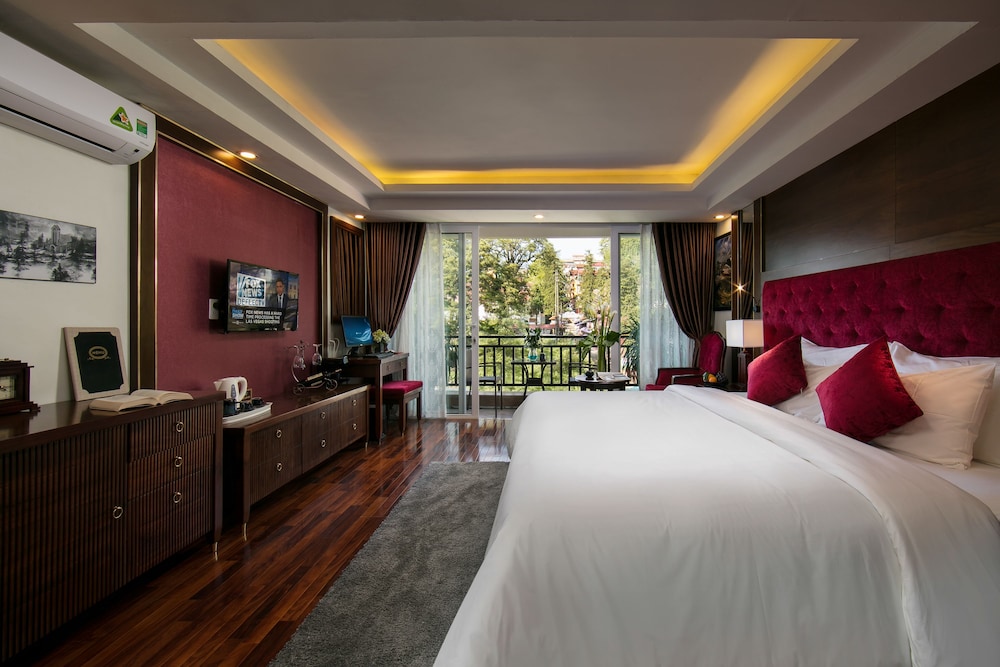 DELUXE, DOUBLE BED, BALCONY