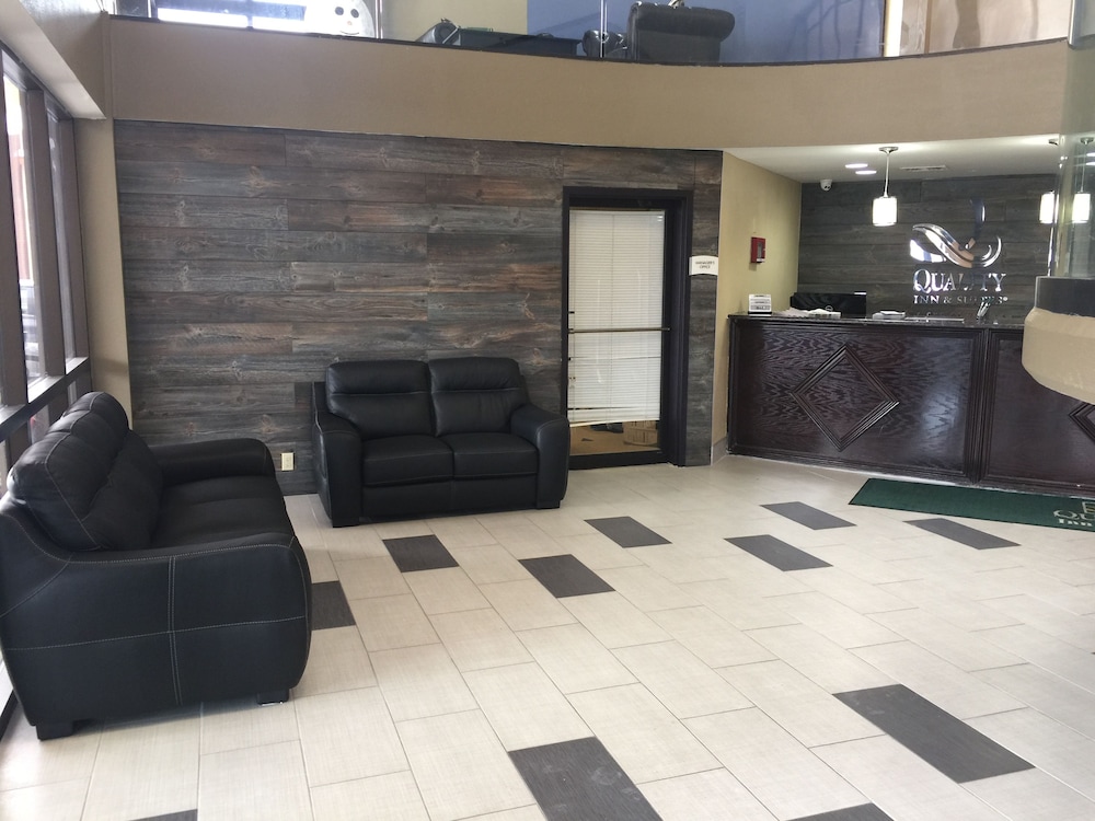 Quality Inn and Suites Florence Cincinnati South 12/48