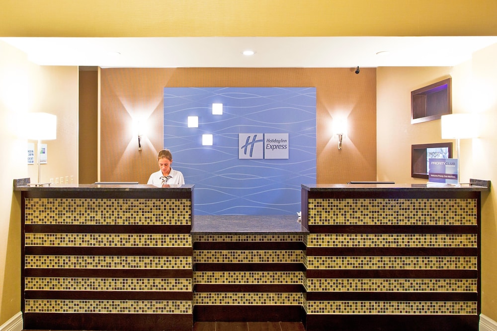 Holiday Inn Express Hotel Suites Saint Augustine North 3/77