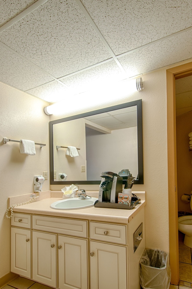 Park Tower Inn 13/55