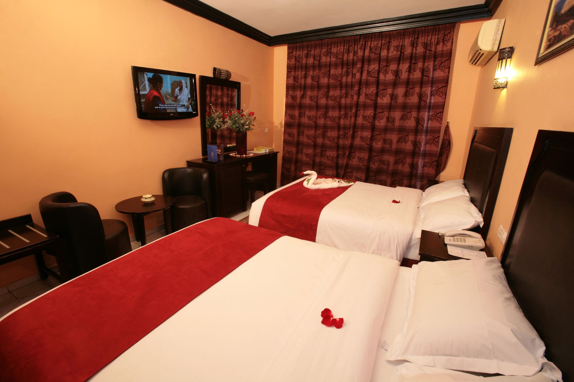 غرفة قياسية ثلاثية، Imperial Holiday Hotel 8/10