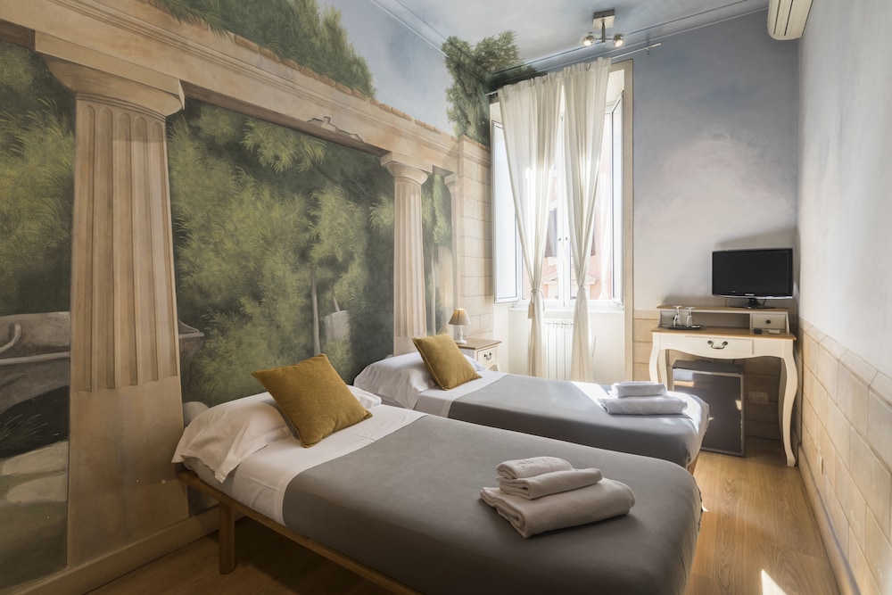 ECONOMY, DOUBLE OR TWIN BED, WITH EXTRA BED