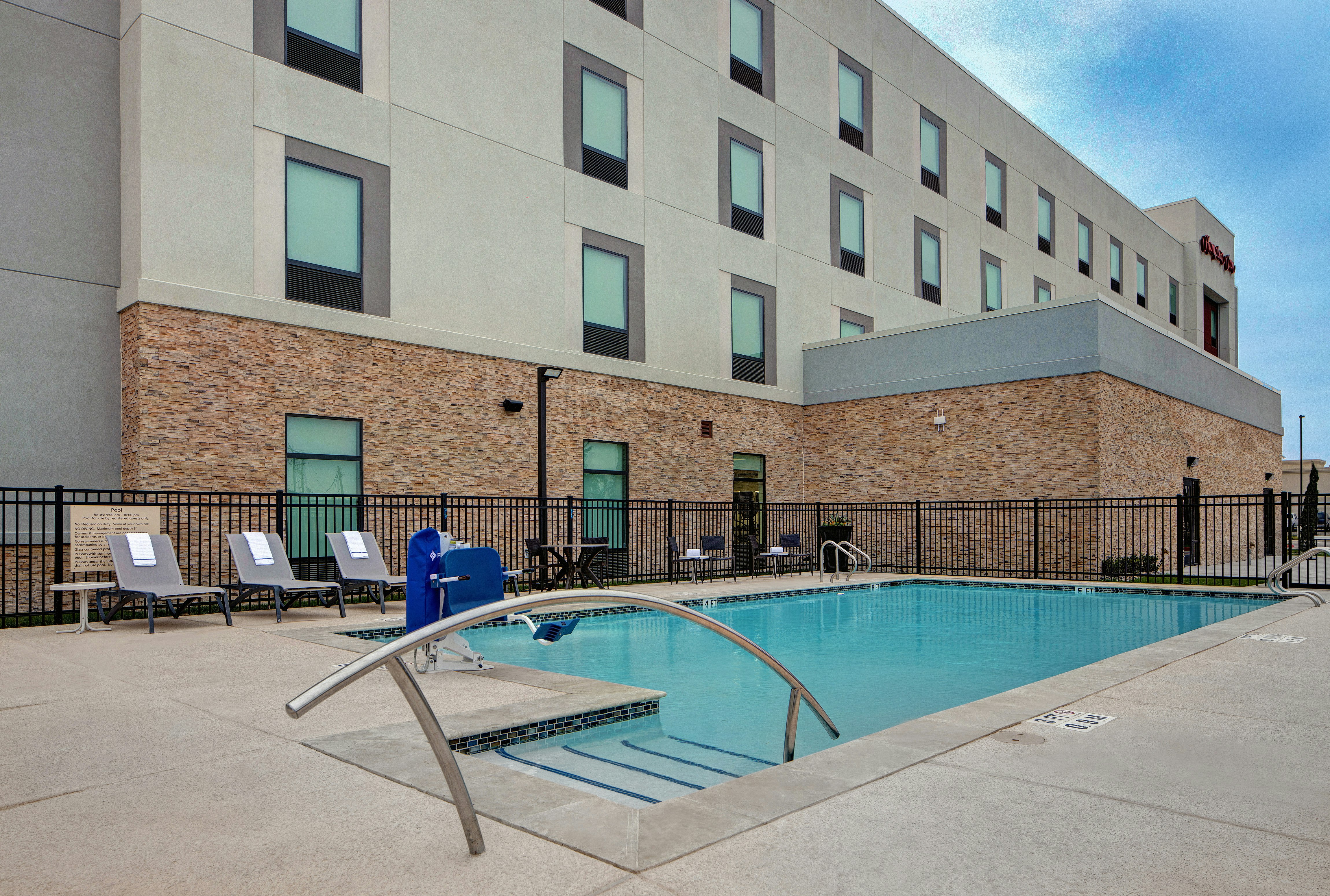 Hampton Inn Weslaco 25/26