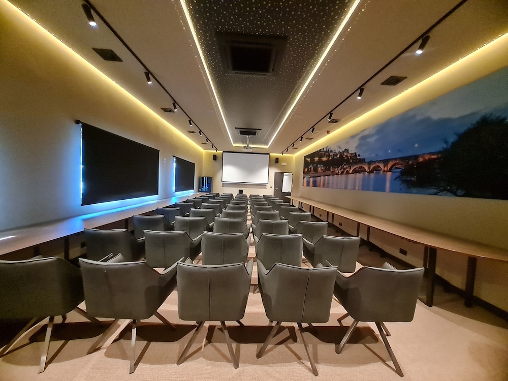 Hotel Le 830 42/49