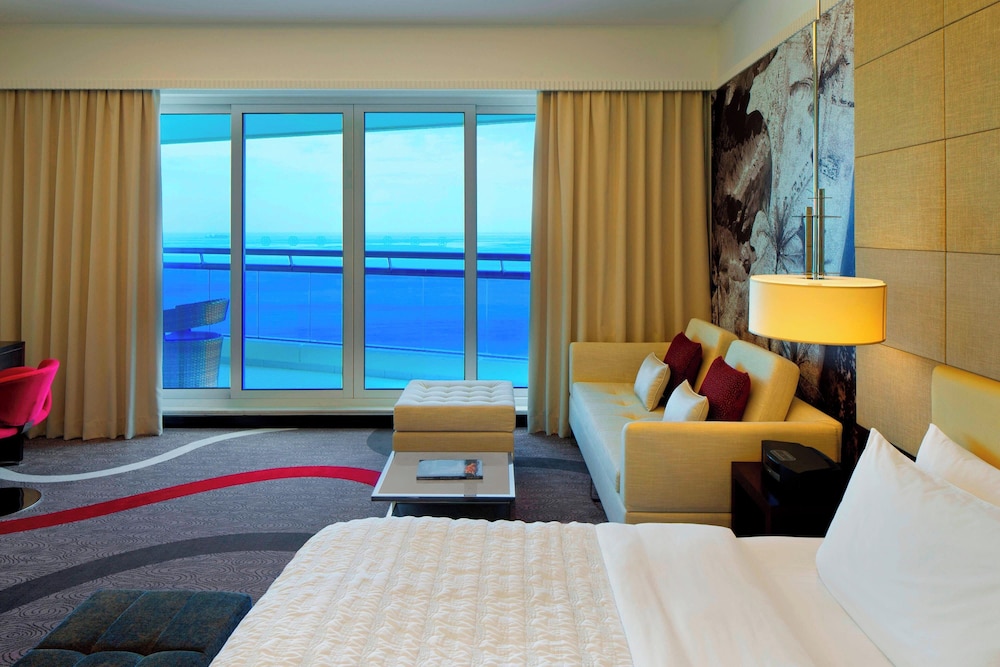 Le Meridien Al Aqah Beach Resort in Al Aqah