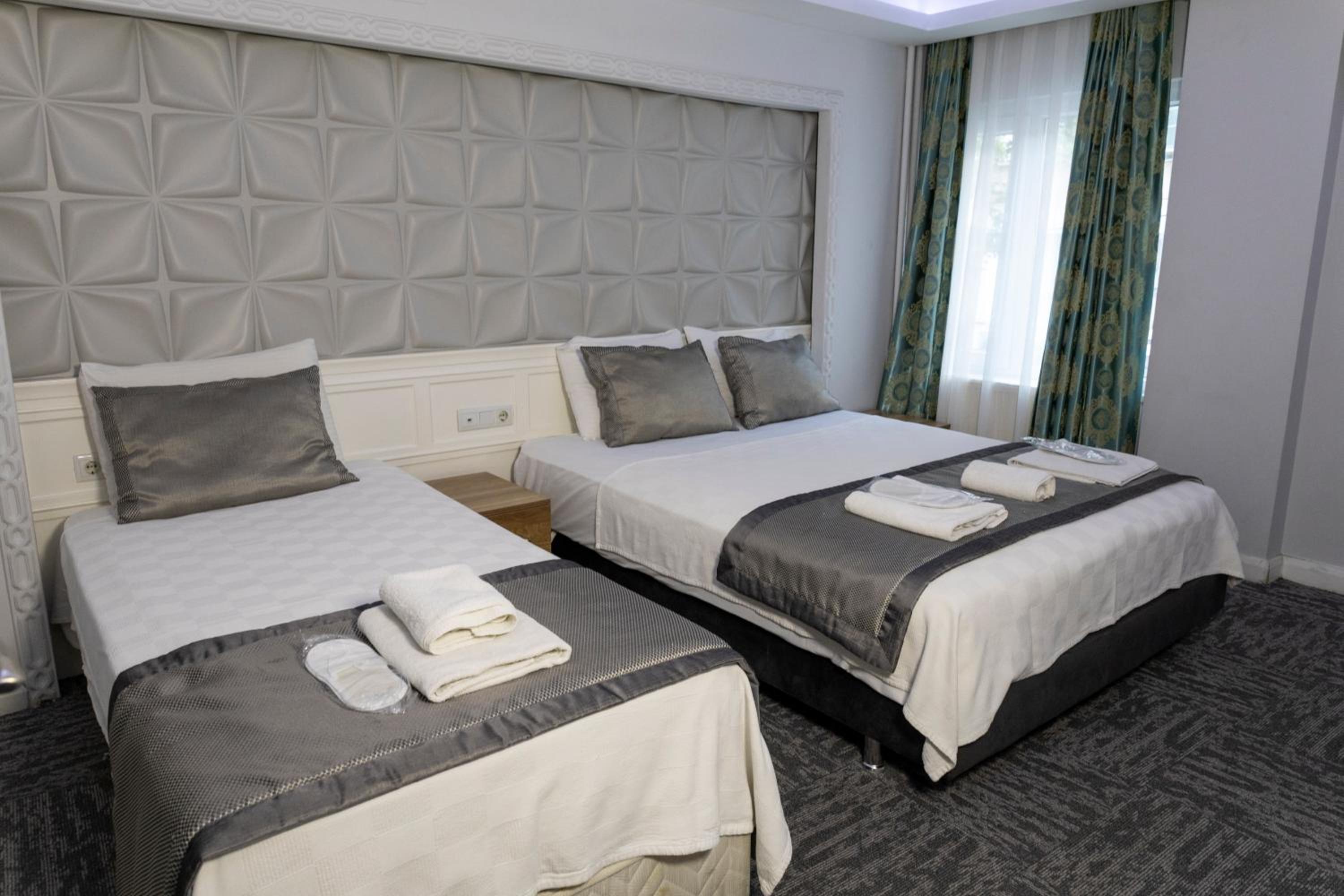 Room, Double or Twin Bed