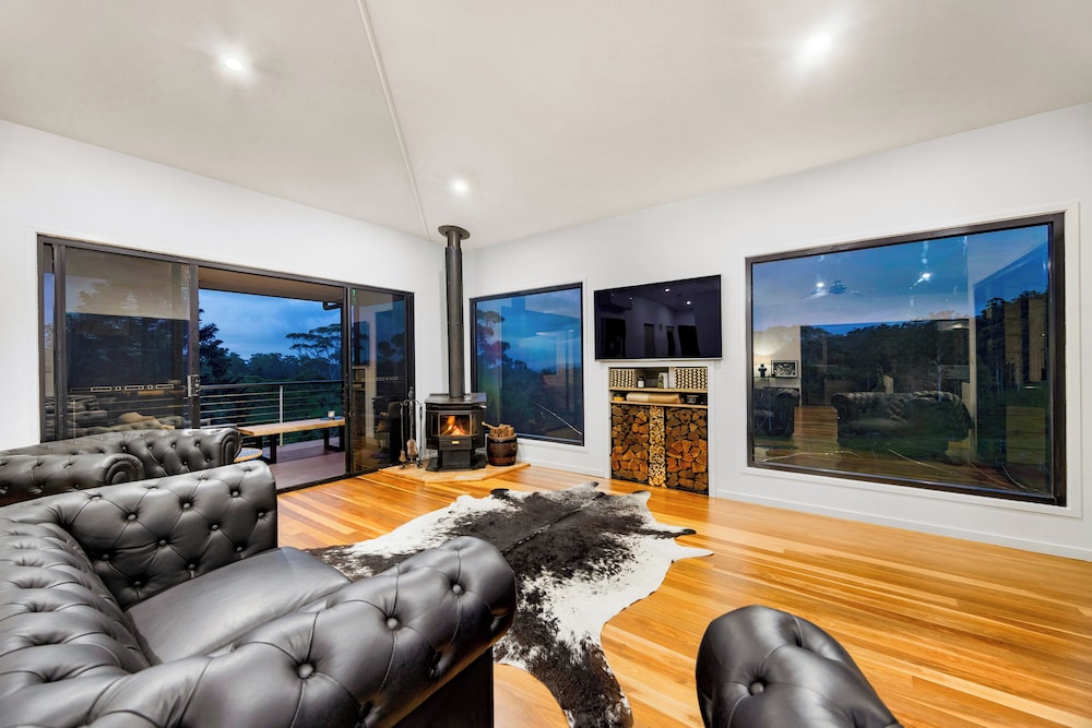 Whispering Valley Cottage Retreat 20/50