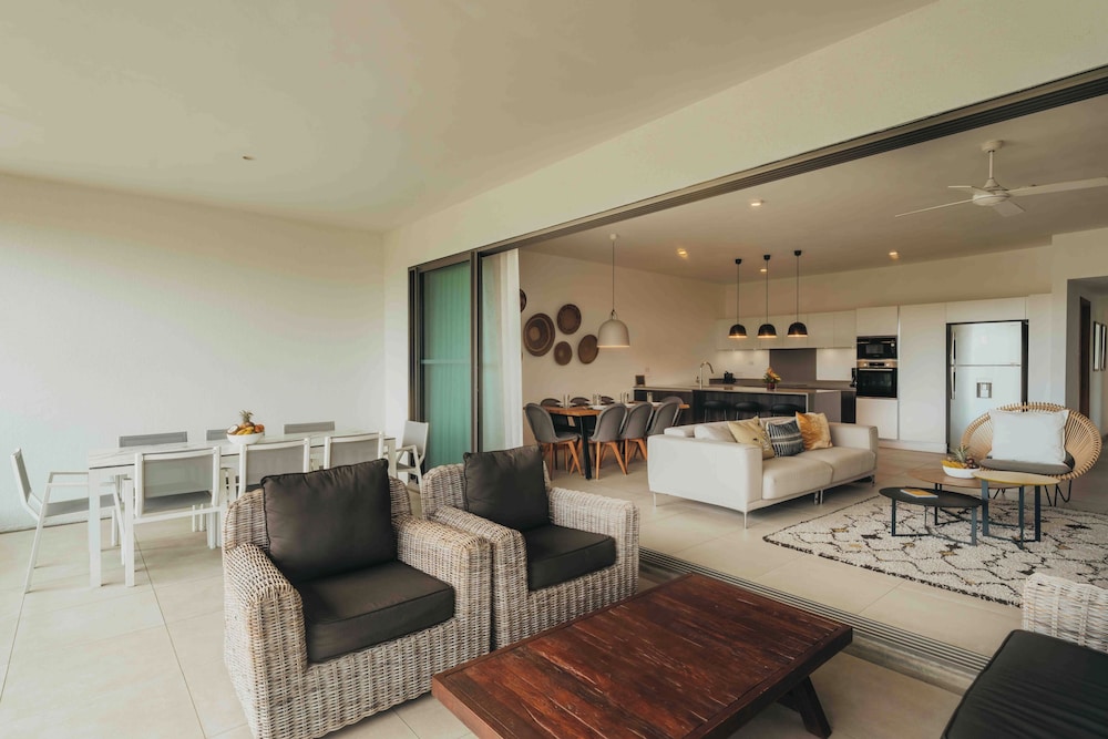 Mythic Suites & Villas by MJ Holidays 45/64