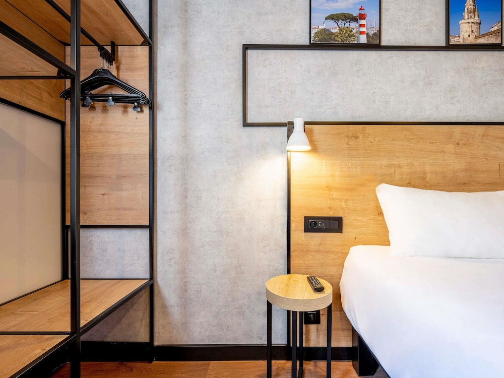 Ibis La Rochelle Vieux Port 34/64