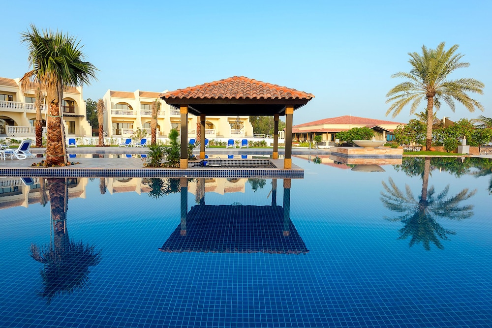 Barracuda Resort 50/52