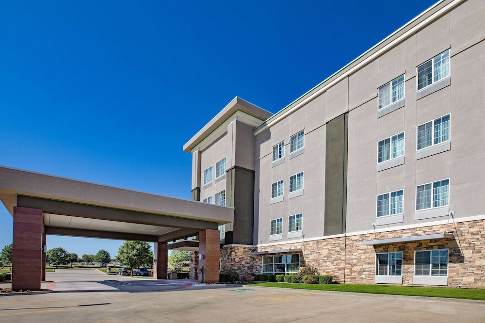 La Quinta Inn & Suites by Wyndham Tulsa - Catoosa Route 66 33/36