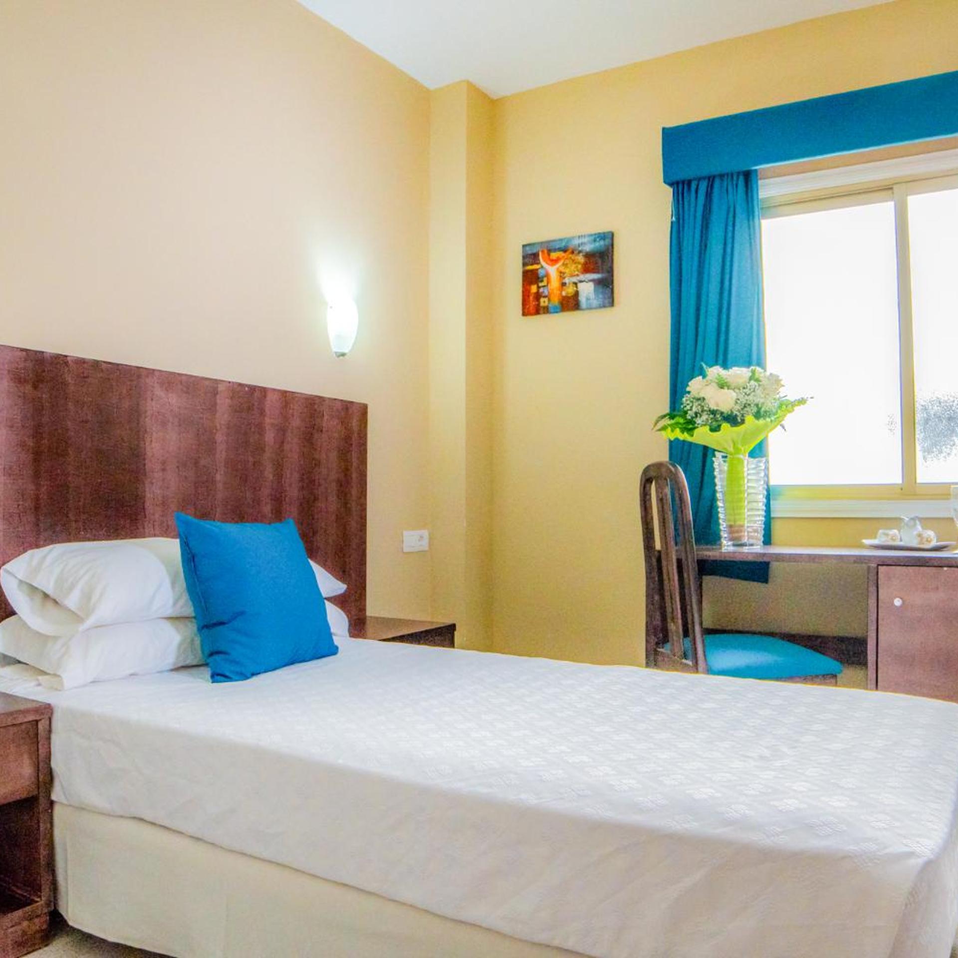 Room, Single