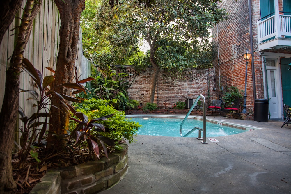 Hotel St Pierre French Quarter 68/78