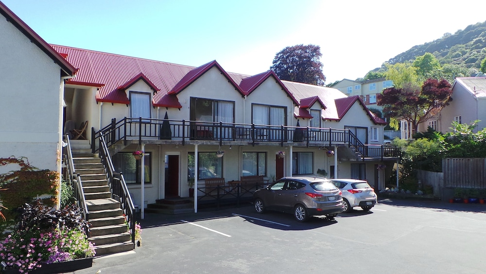 Owens Motel 56/63