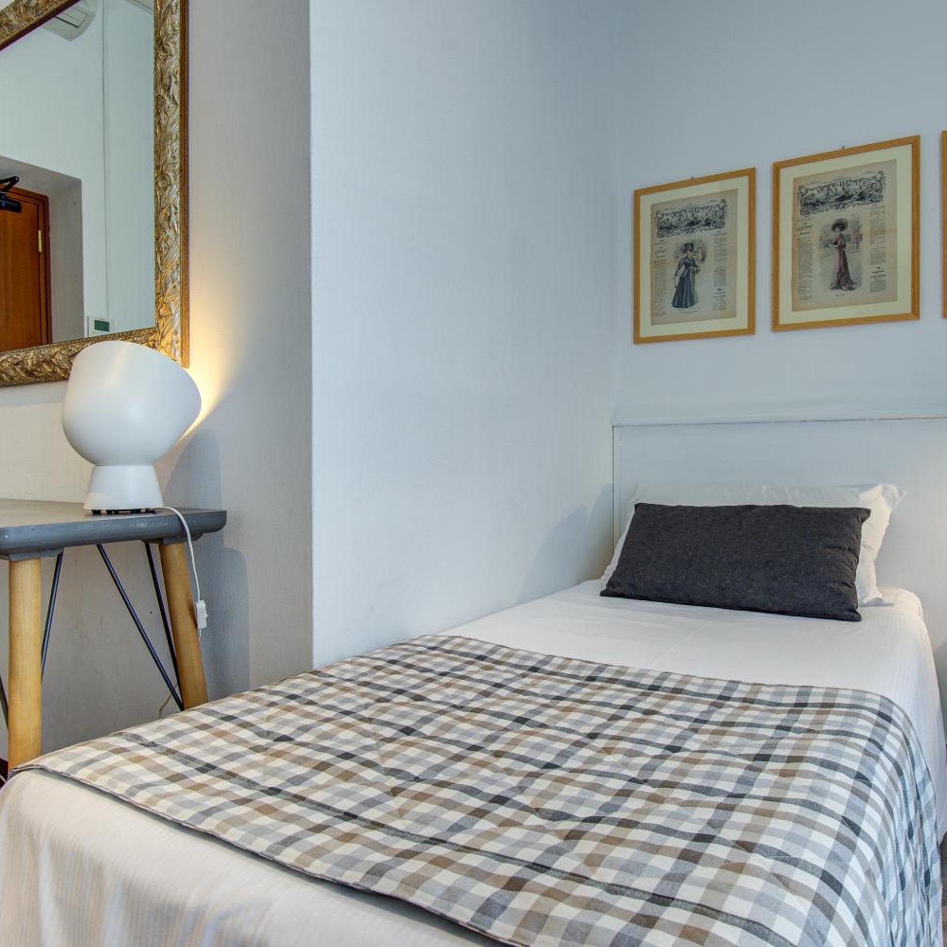 غرفة مفردة، Hotel Bernina 4/20