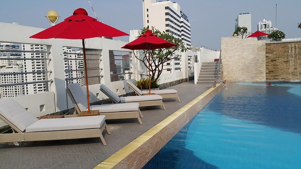 Zenith Sukhumvit Hotel Bangkok 61/73