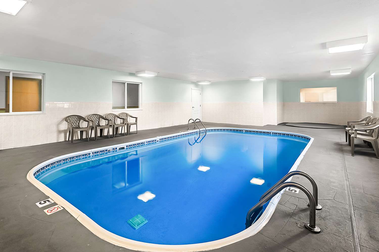 Surestay Plus Hotel By Best Western Bettendorf 5/8
