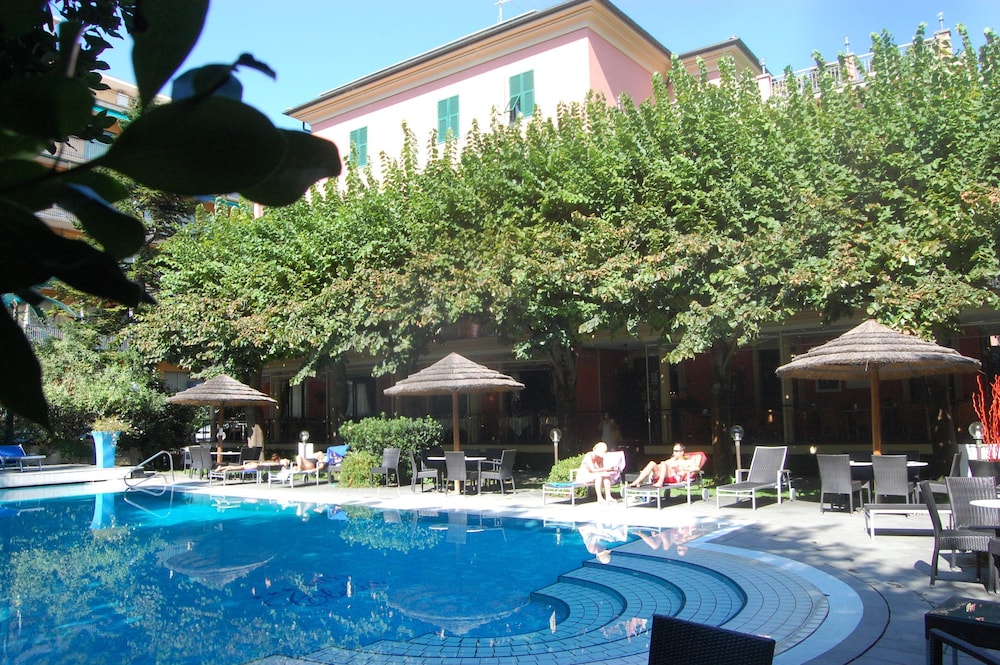 HOTEL CLELIA 34/38