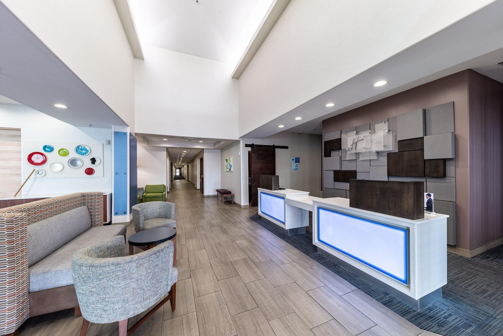 Holiday Inn Express Suites Fort Worth Fossil Creek 2/30