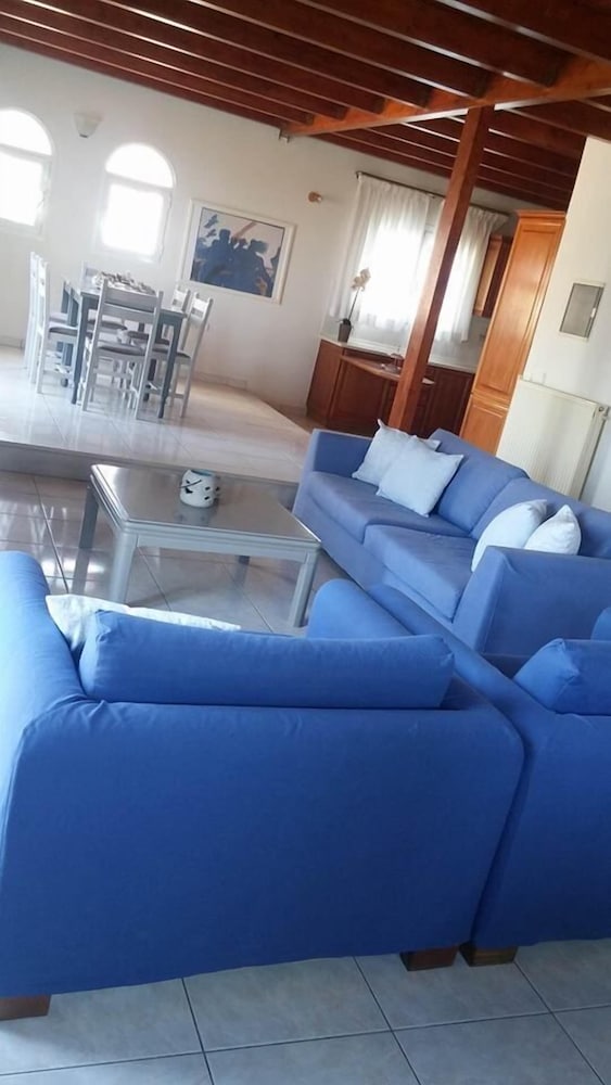 Contessa Hotel 73/105