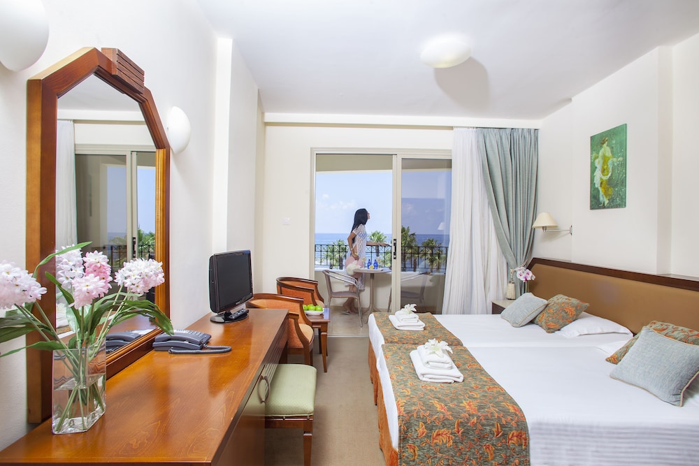 Aquamare Beach Hotel & Spa 39/61