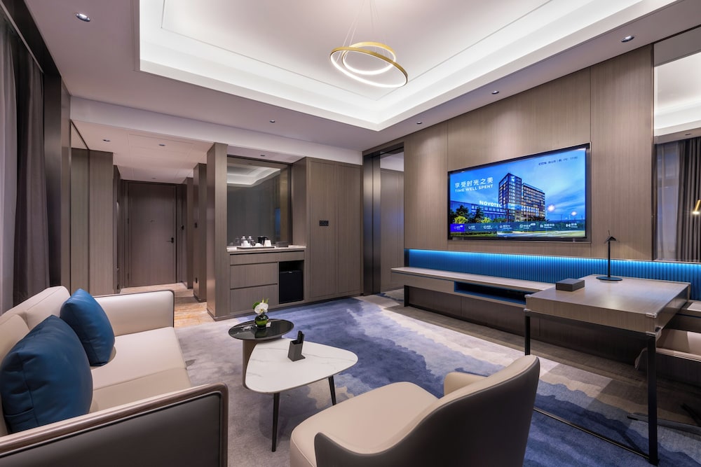 Novotel Kunshan Yangcheng Lake 35/60