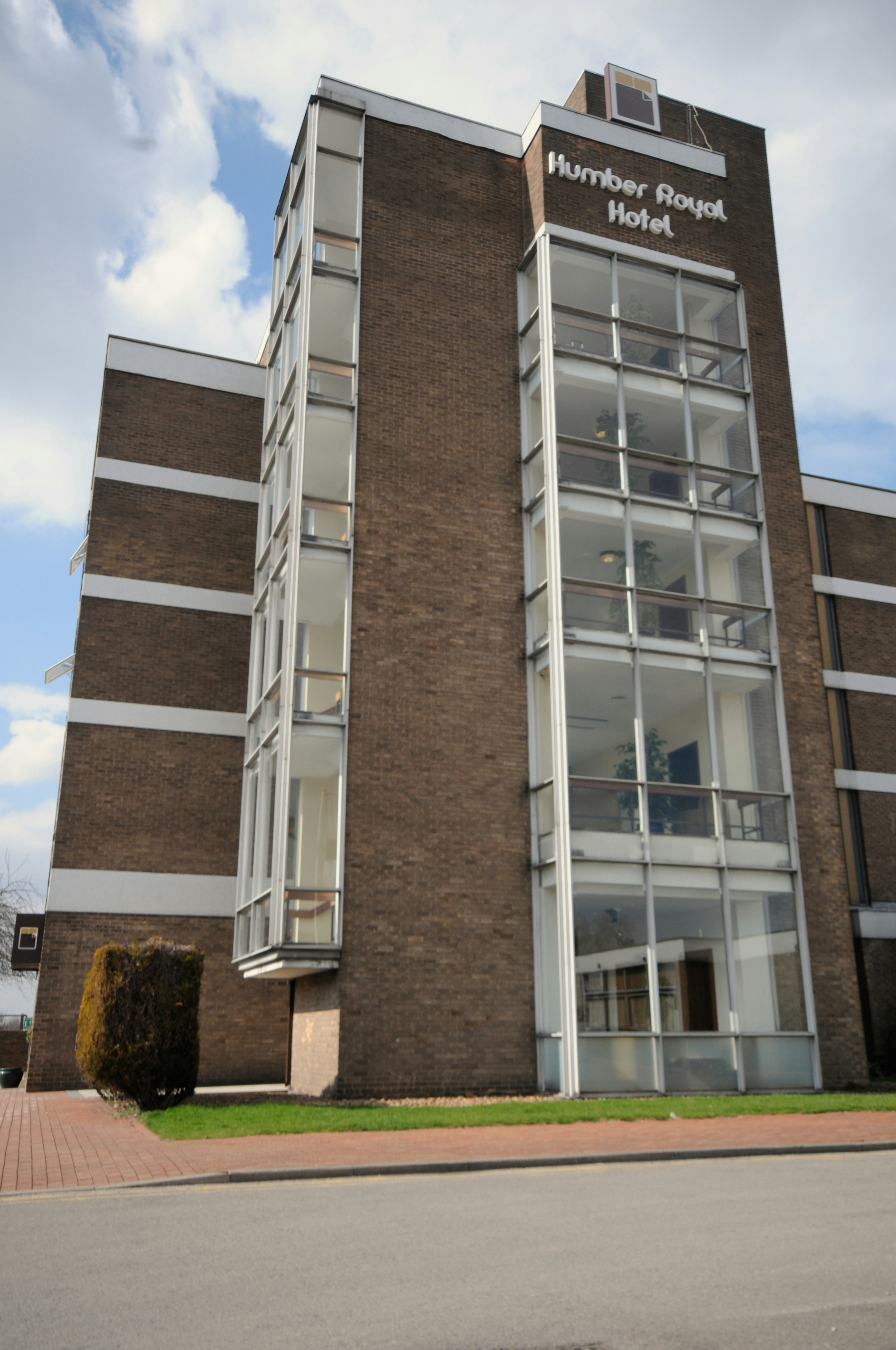 Humber Royal Hotel 1/23