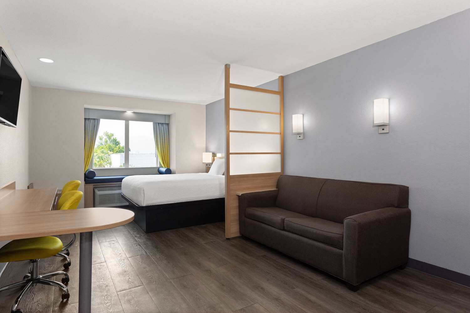 Microtel Inn & Suites by Wyndham Panama City 25/43