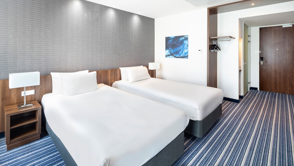 STANDARD, TWIN BEDS, DELFTSESTRAAT SIDE