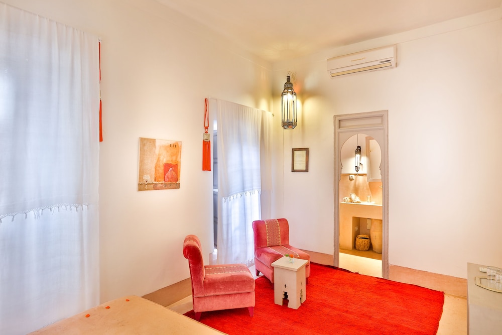 Riad Al Jazira 40/68