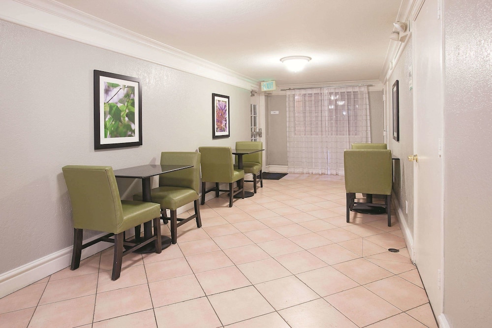 La Quinta Inn by Wyndham Salt Lake City Midvale 29/33