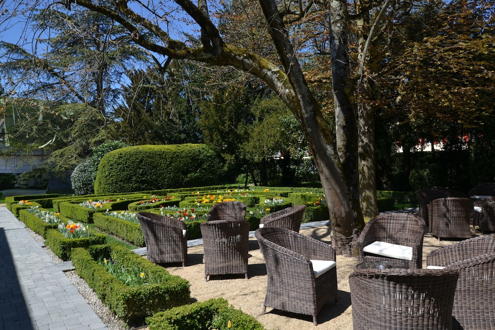Hostellerie Le Petit Manoir 49/54