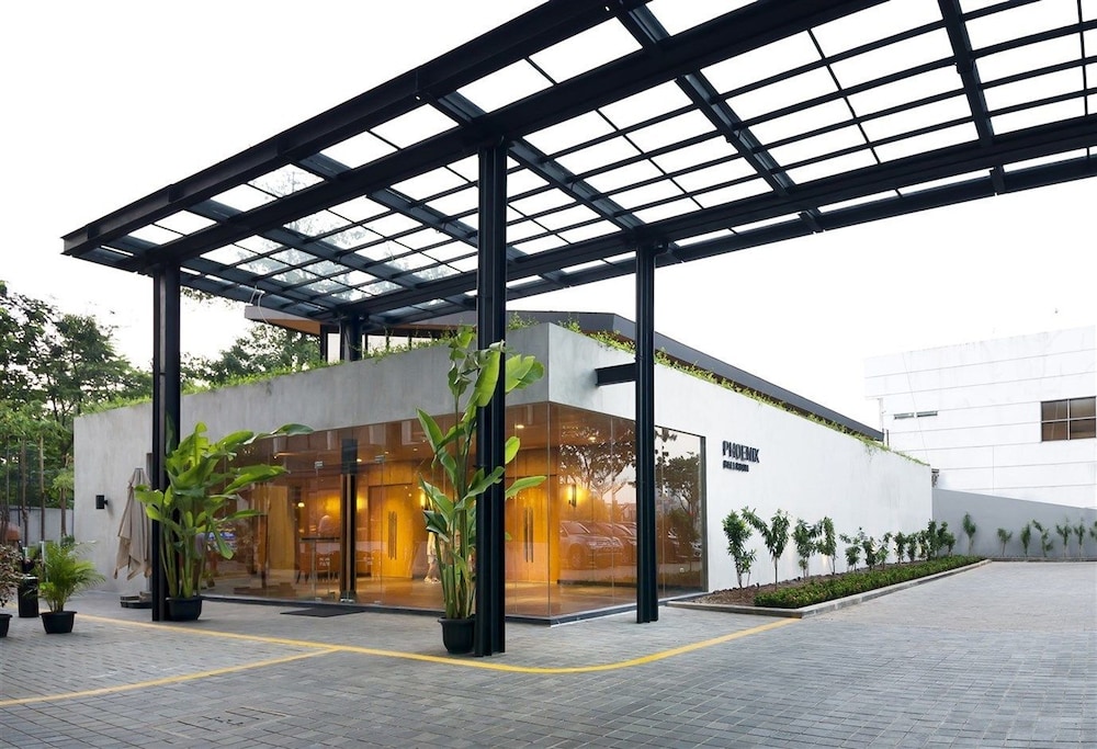 Aviary Bintaro 4/49