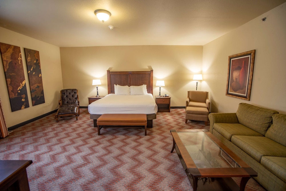 Best Western Plus Cimarron Hotel & Suites 30/41