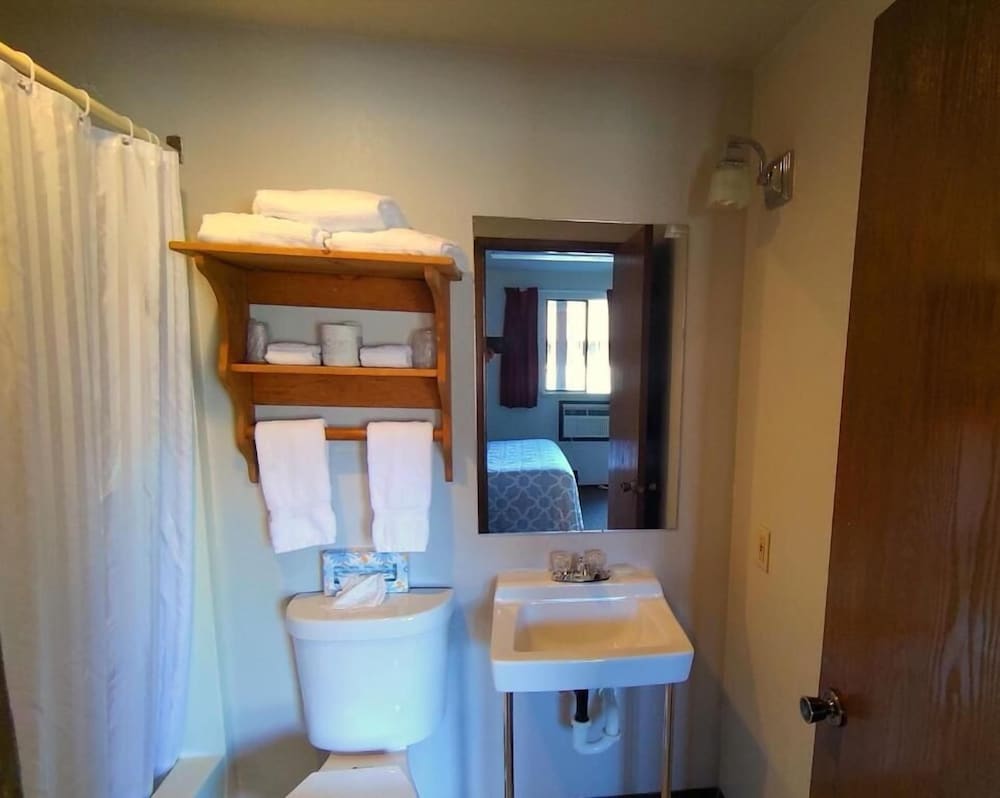 Packwood Inn 54/56