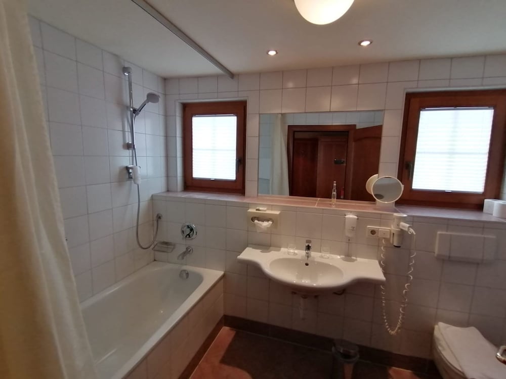 Hotel Der Reschenhof 48/50