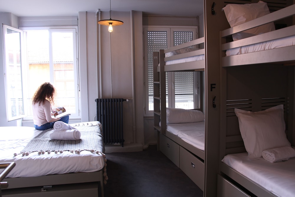 Ho36 Hostels 40/42