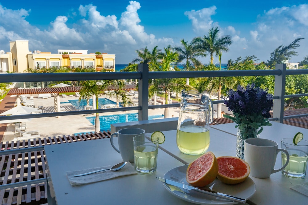 Magia Beachside Condo 33/47