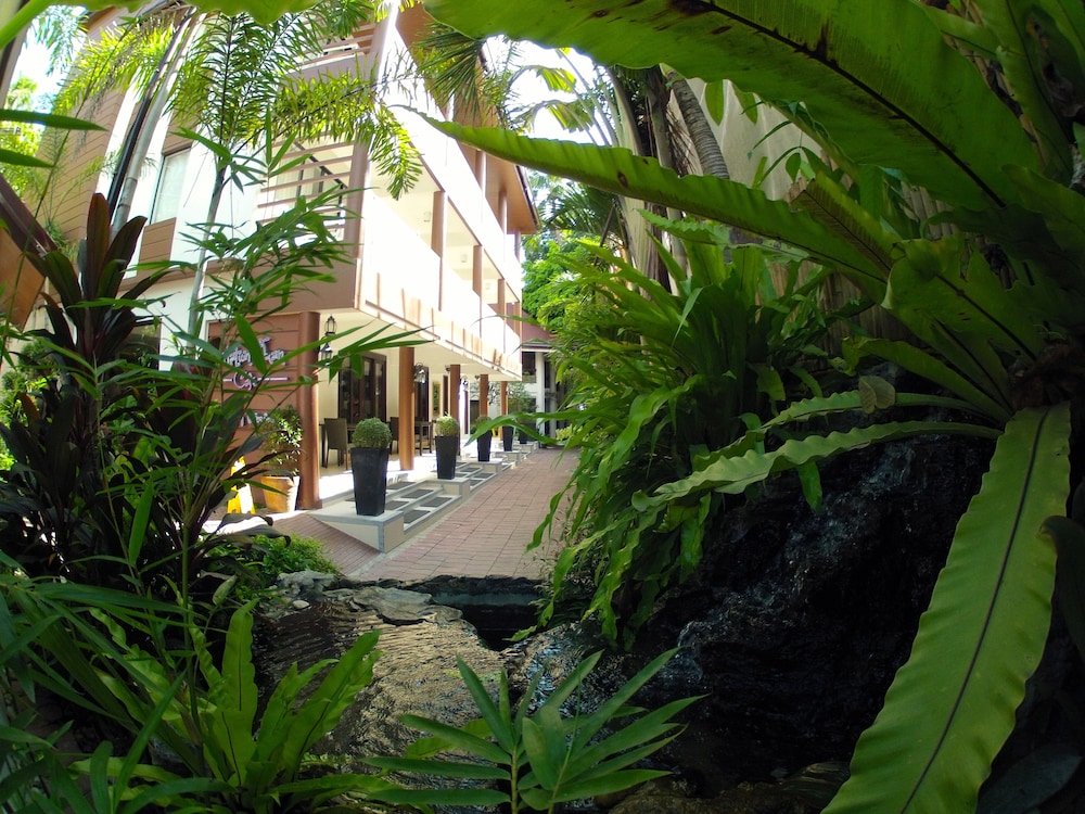 White House Beach Resort 30/34