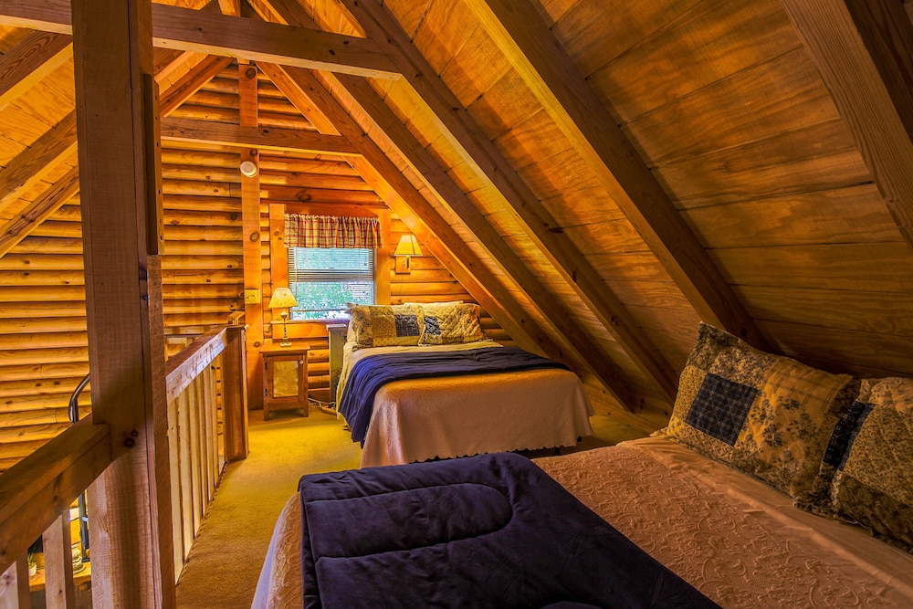 Mountainaire Inn and Log Cabins 22/50