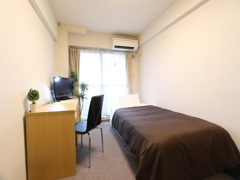 Hotel Livemax BUDGET Fuchu 17/50